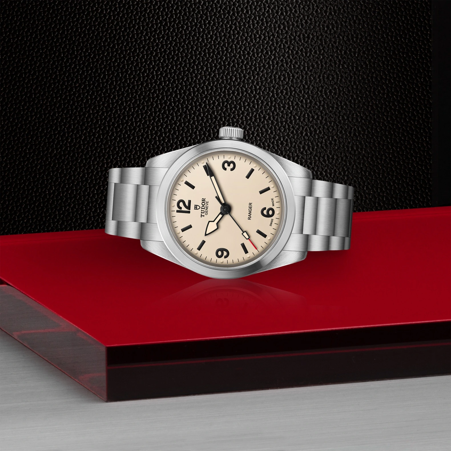 Tudor Ranger, M79930-0007 - Cooke & Kelvey