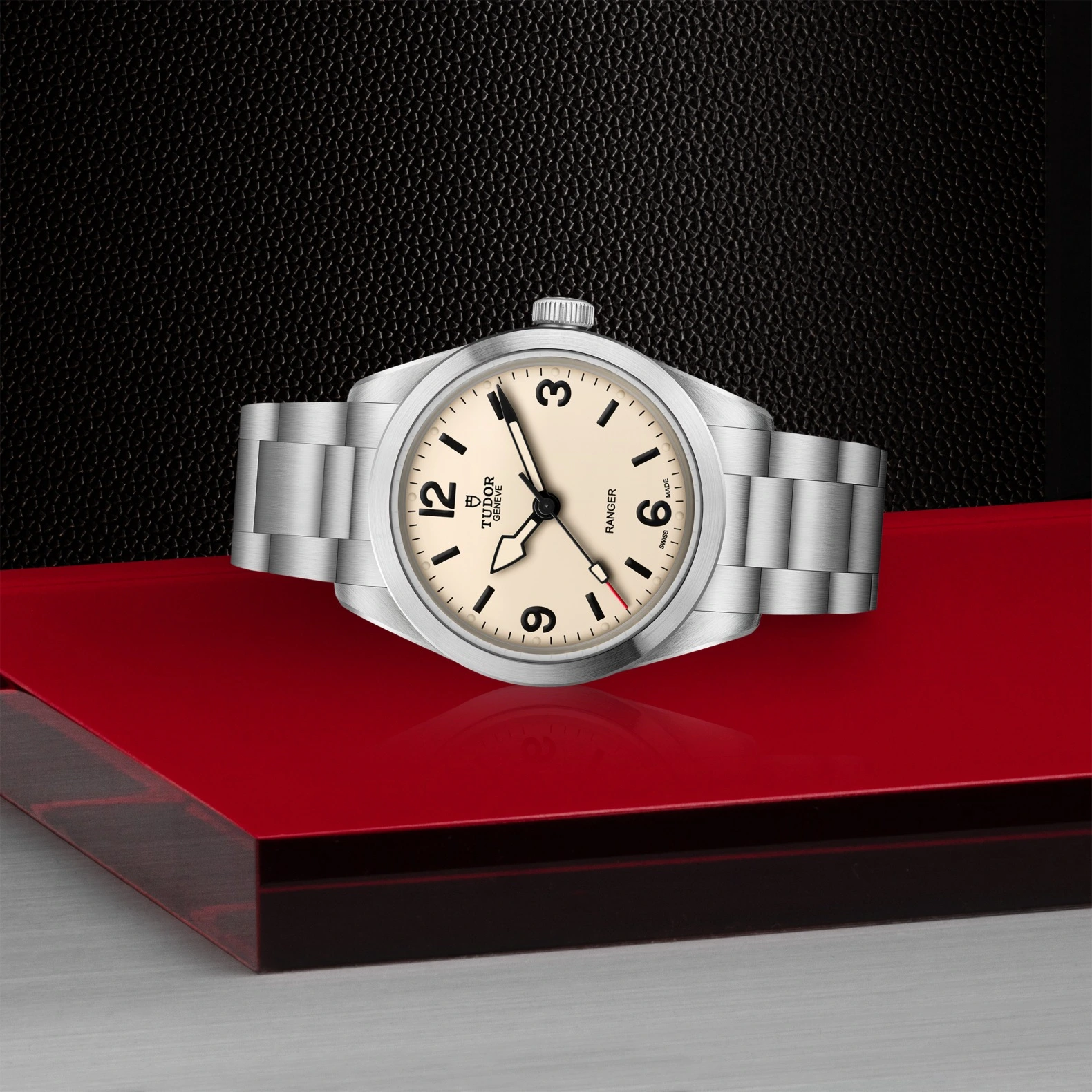 Tudor Ranger, M79950-0008 - Cooke & Kelvey